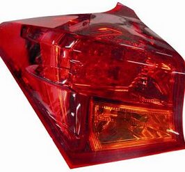 GR OTTICO P/SX A LED TOYOTA AURIS 10/12>