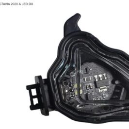 FANALE DI CORTESIA DX ALED SKODA OCTAVIA 01/20>